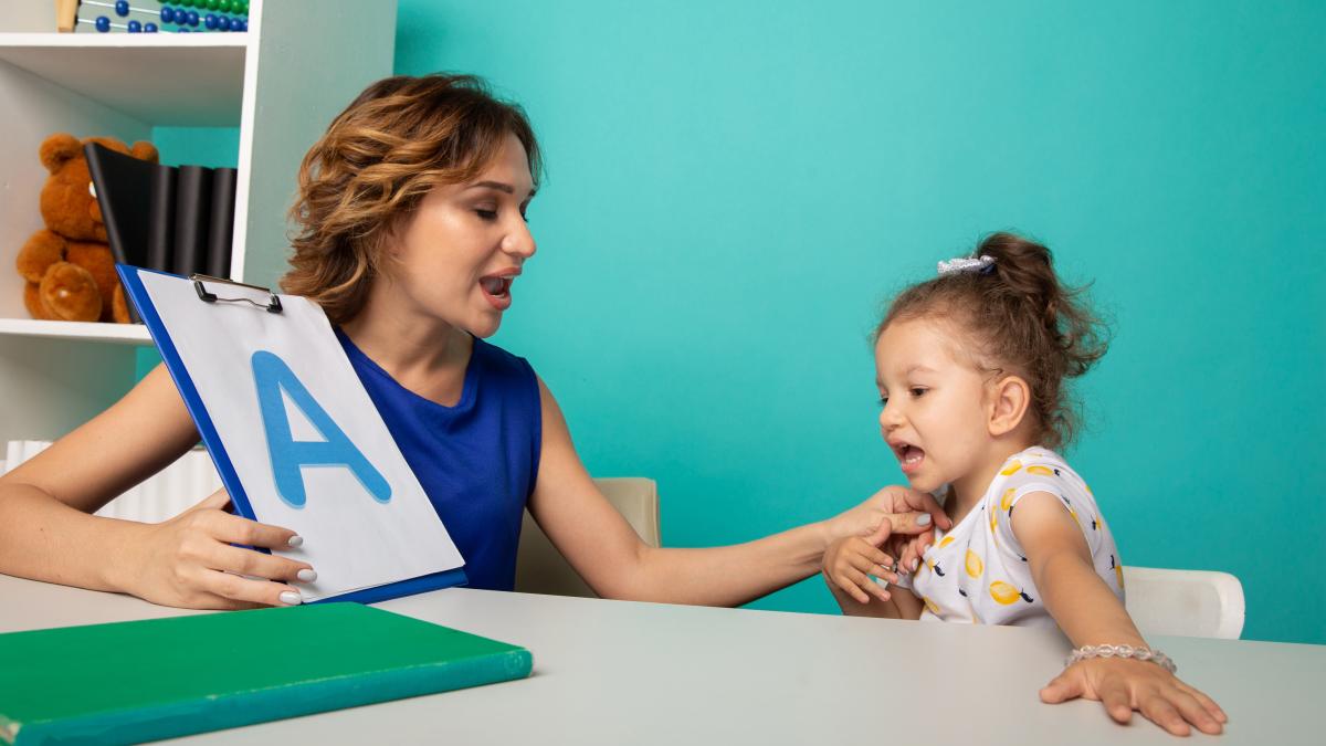 romania-se-confrunta-cu-un-fenomen-alarmant-sute-de-mii-de-copii-au-tulburari-de-vorbire-de-doua-ori-mai-mult-decat-suedia-si-de-cinci-ori-mai-mult-decat-germania_05545200