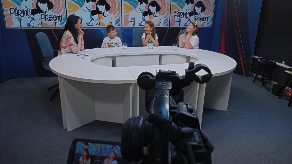 copilaria-de-ieri-vs--copilaria-de-azi--de-la-de-a-mama-si-de-a-tata-la-majorete-extraterestri-si-faraoni--sara--emma-si-eric-ne-arata-cum-joaca-s-a-reinventat_51364600