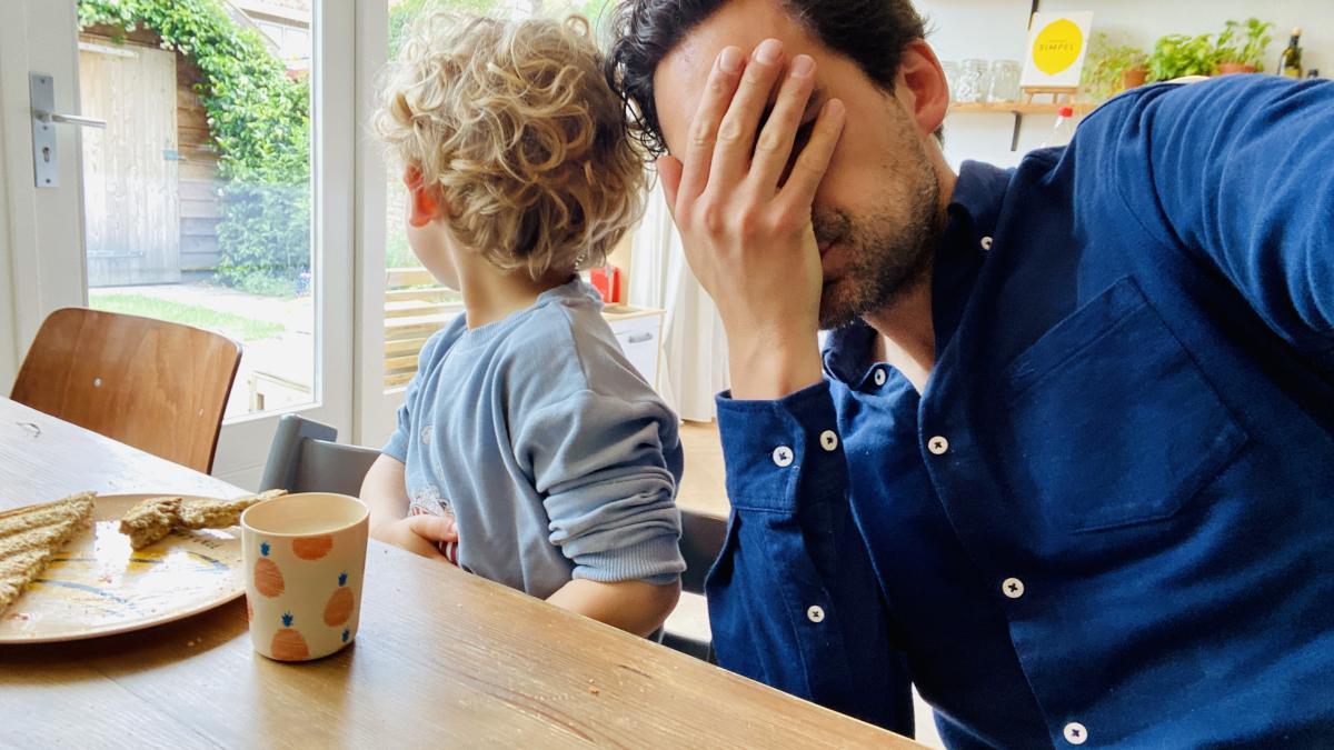 semnele-care-arata-ca-tatal-tau-s-ar-putea-sa-nu-fi-iubit-cu-adevarat-rolul-de-parinte--conform-studiilor_43360800