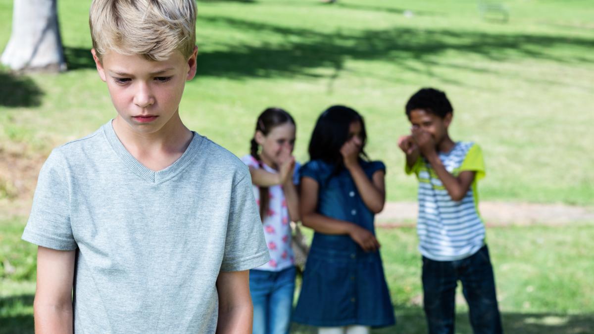 cum-reconstruim-stima-de-sine-a-unui-copil-dupa-ce-a-fost-victima-bullying-ului_04821200