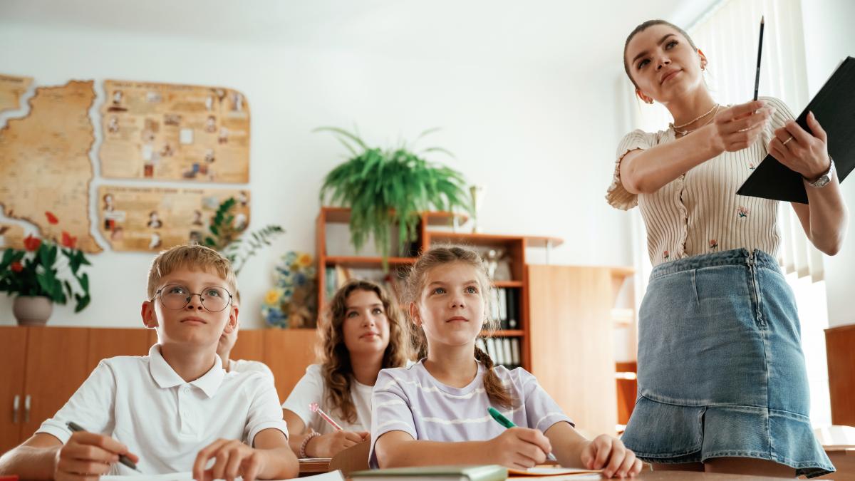 ministrul-educatiei-daniel-david-despre-reintoarcerea-la-teze-si-semestre-nu-exista-niciun-argument-psihopedagogic-pentru-care-ar-trebui-nu-mai-tot-facem-schimbari-bulversand-copiii_60674000