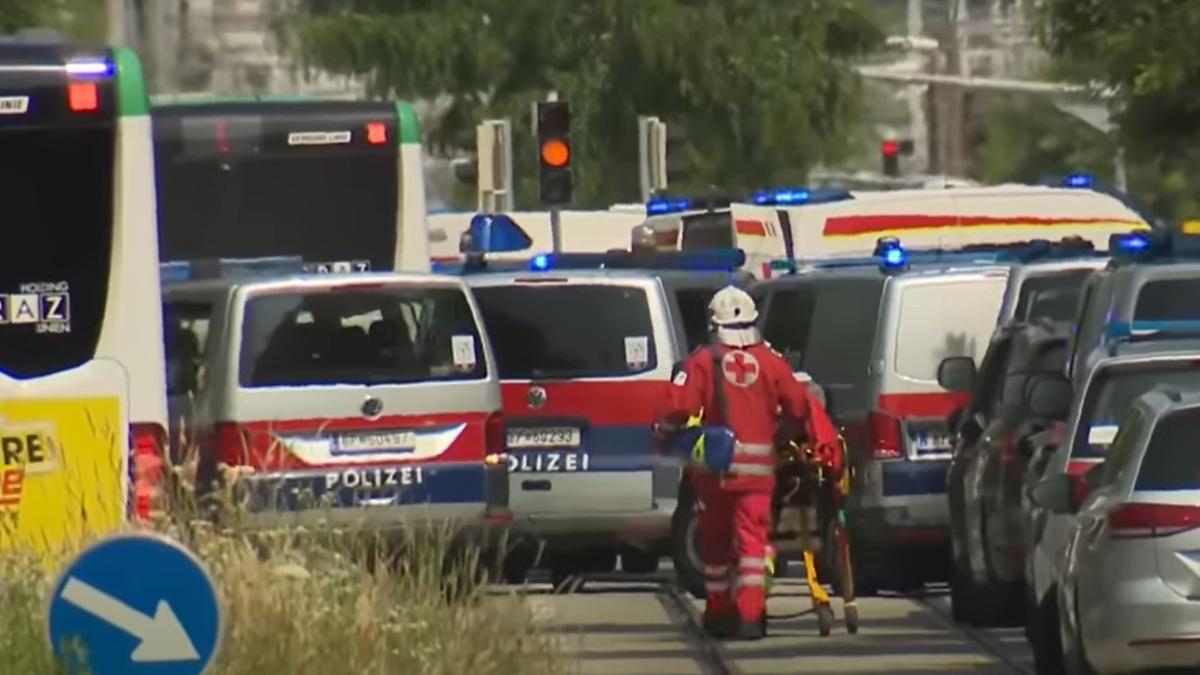 tragedie-ingrozitoare-la-scoala-din-graz-ce-s-a-intamplat-exact--ce-contine-biletul-de-adio-al-atacatorului-si-ce-greseli-au-dus-la-cel-mai-grav-atac-armat-din-austria_63218200
