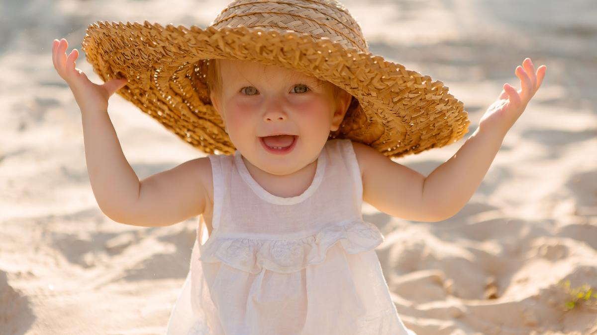 cum-sa-iti-protejezi-bebelusul-de-soare-si-caldura_58679700