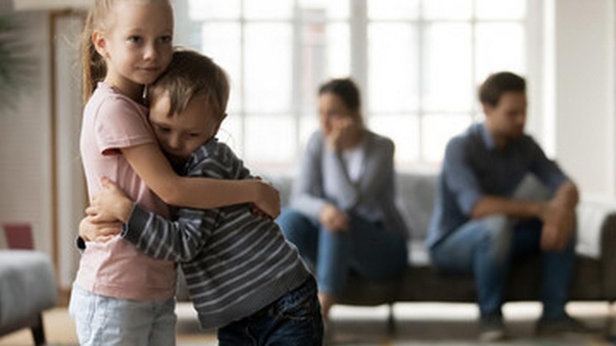 ador-ideea-voastra-solutia-geniala-a-unor-parinti-divortati-copiii-nu-au-mai-fost-nevoiti-niciodata-sa-si-faca-bagajele-victimele-divortului-auzite-in-sfarsit_95461200