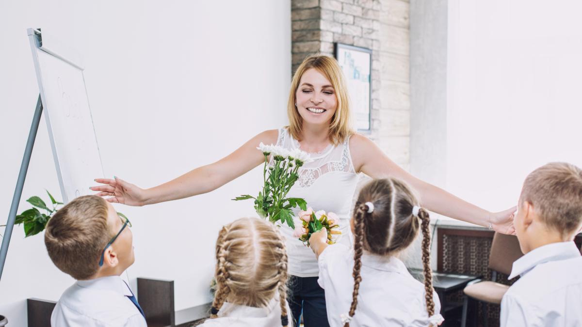 acesta-este-cel-mai-frumos-cadou-pe-care-l-am-primit-vreodata-de-la-un-elev-la-sfarsitul-anului-ce-gest-mic-a-emotionat-o-invatatoare-la-final-de-an_25896000