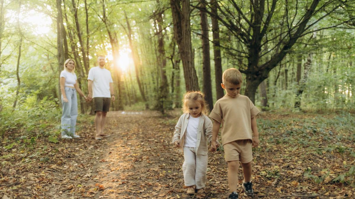 masuri-noi-pentru-parinti-si-bunici-in-programul-de-guvernare-bolojan-munca-part-time-cu-jumatate-din-indemnizatie-si-concediu-de-crestere-pentru-bunici_47579500