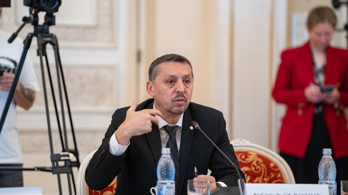 prea-multi-copii-lipsesc-din-sistemul-de-invatamant-obligatoriu-daniel-david-trage-un-semnal-de-alarma-si-le-cere-parintilor-sa-nu-iroseasca-inteligenta-copiilor-prin-neinscrierea-la-gradinita_46757700