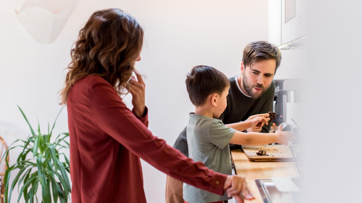 cele-10-reguli-de-casa-pe-care-parintii-ar-trebui-sa-le-aplice-cat-mai-repede-cu-copiii-conform-unui-psiholog-ele-trebuie-invatate-cat-mai-devreme_73335000