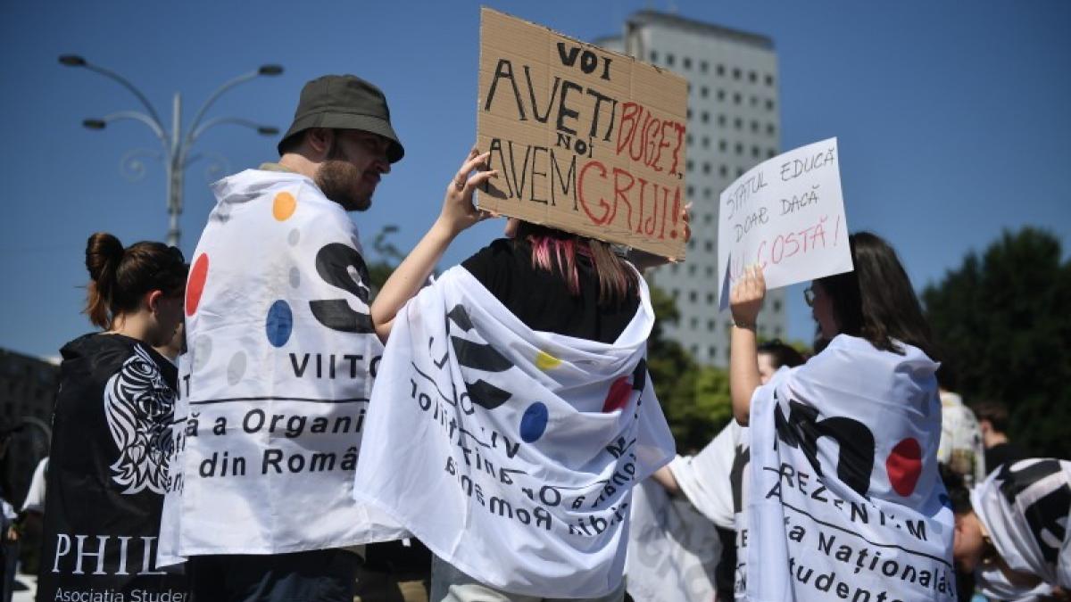 un-rector-roman-sare-in-apararea-elevilor-si-studentilor-nu-inteleg-de-ce-printre-primele-masuri-anuntate-sunt-bursele_96559200