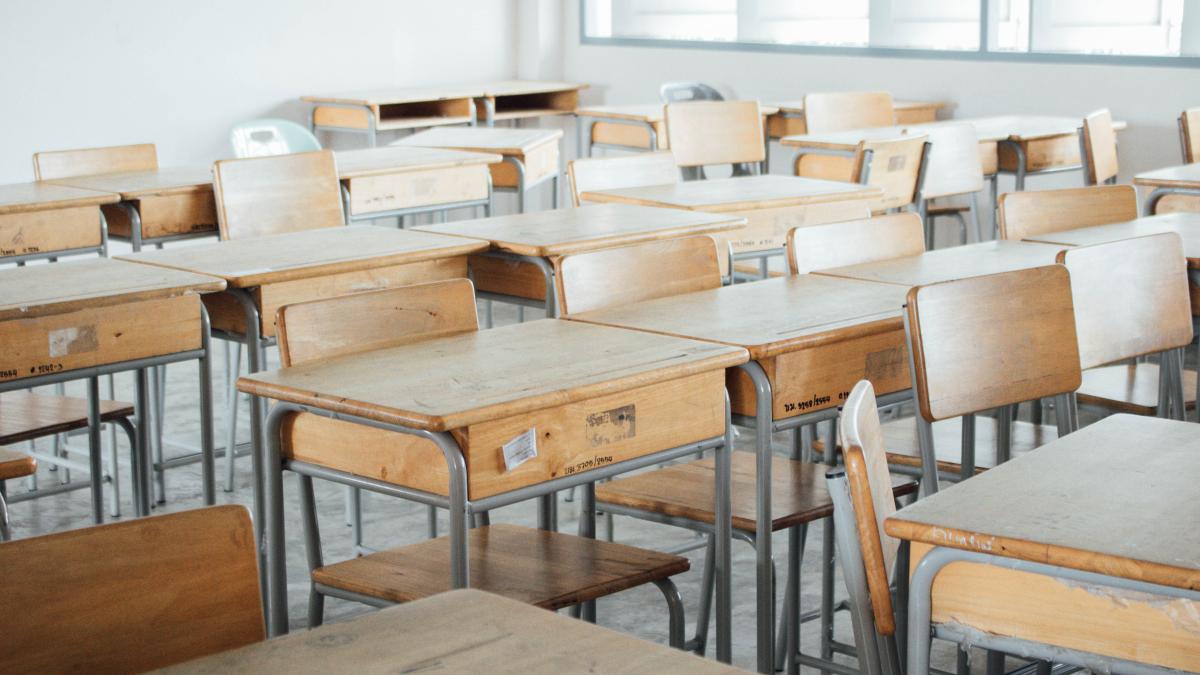 planurile-cadru-in-invatamantul-liceal--semnate-reforma-liceului-romanesc-a-inceput-accent-pe-gramatica-istorie-geografie-vor-fi-8-competente-cheie_36587800