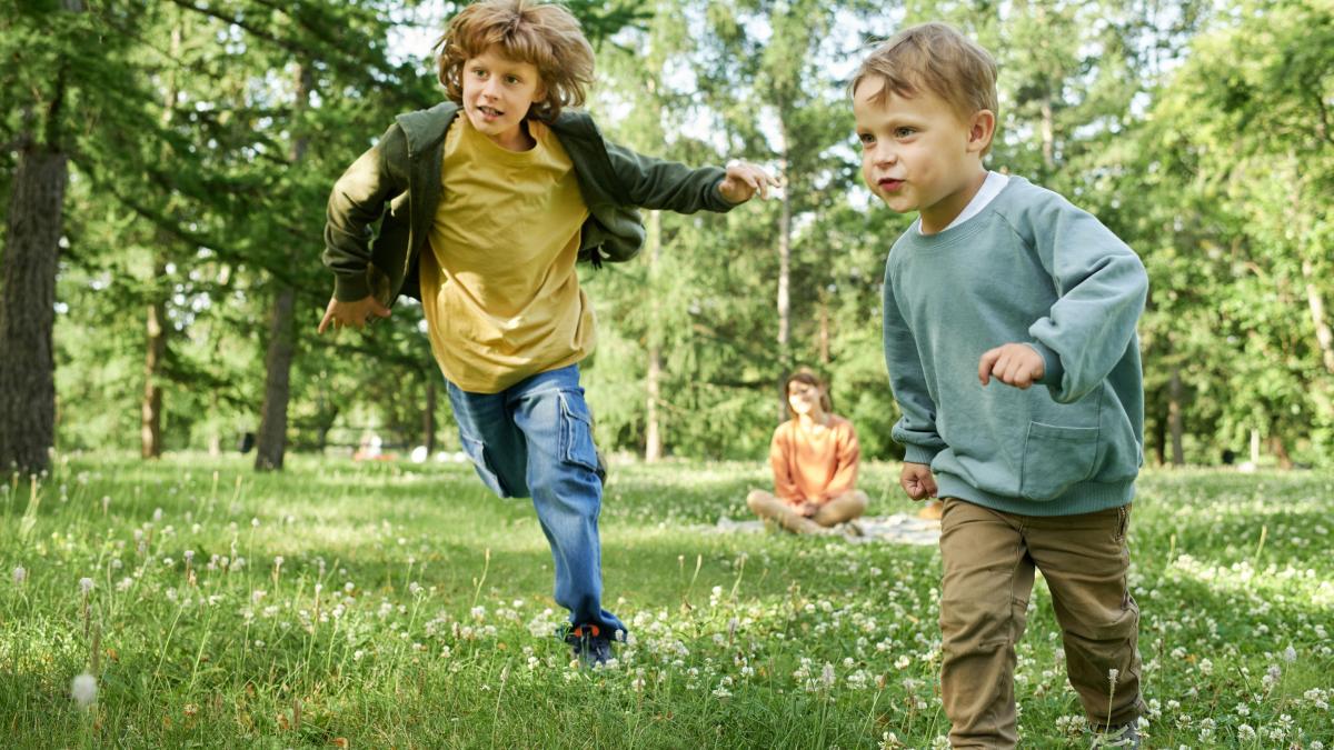 tot-mai-multi-copii-nu-mai-stiu-ce-inseamna-politetea-psihologii-avertizeaza-parintii-fara-aceste-lectii-de-bune-maniere--vor-avea-dificultati-toata-viata_92417700