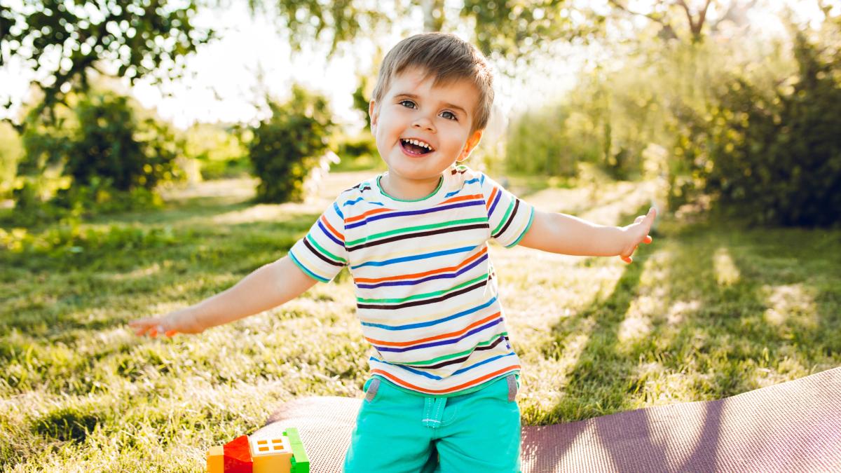 semne-care-arata-ca-un-copil-poate-avea-anxietate-in-timp-ce-se-joaca_10070700