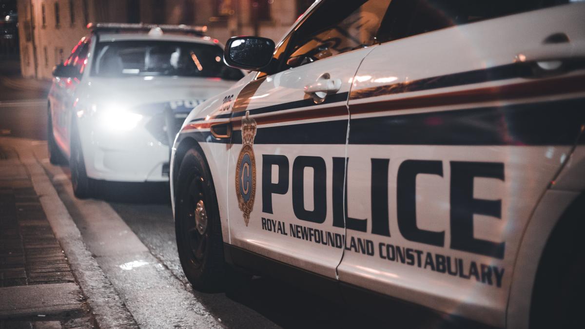 un-adolescent-de-14-ani-a-incercat-sa-jefuiasca-un-restaurant--dar-s-a-speriat-si-s-a-ascuns-intr-un-dulap_06399300