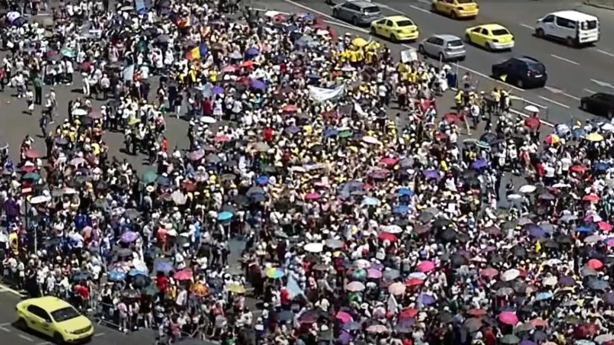 scoala-va-incepe-cu-un-protest-masiv--cu-30-000-de-cadre-didactice-profesorii-anunta-ca-ies-in-strada-pe-8-septembrie_01773400