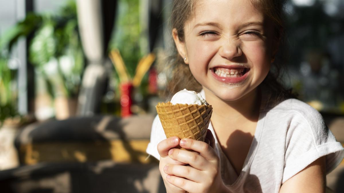 este-in-regula-sa-lasi-copilul-sa-manance-inghetata-in-fiecare-zi-in-vacanta_51674300