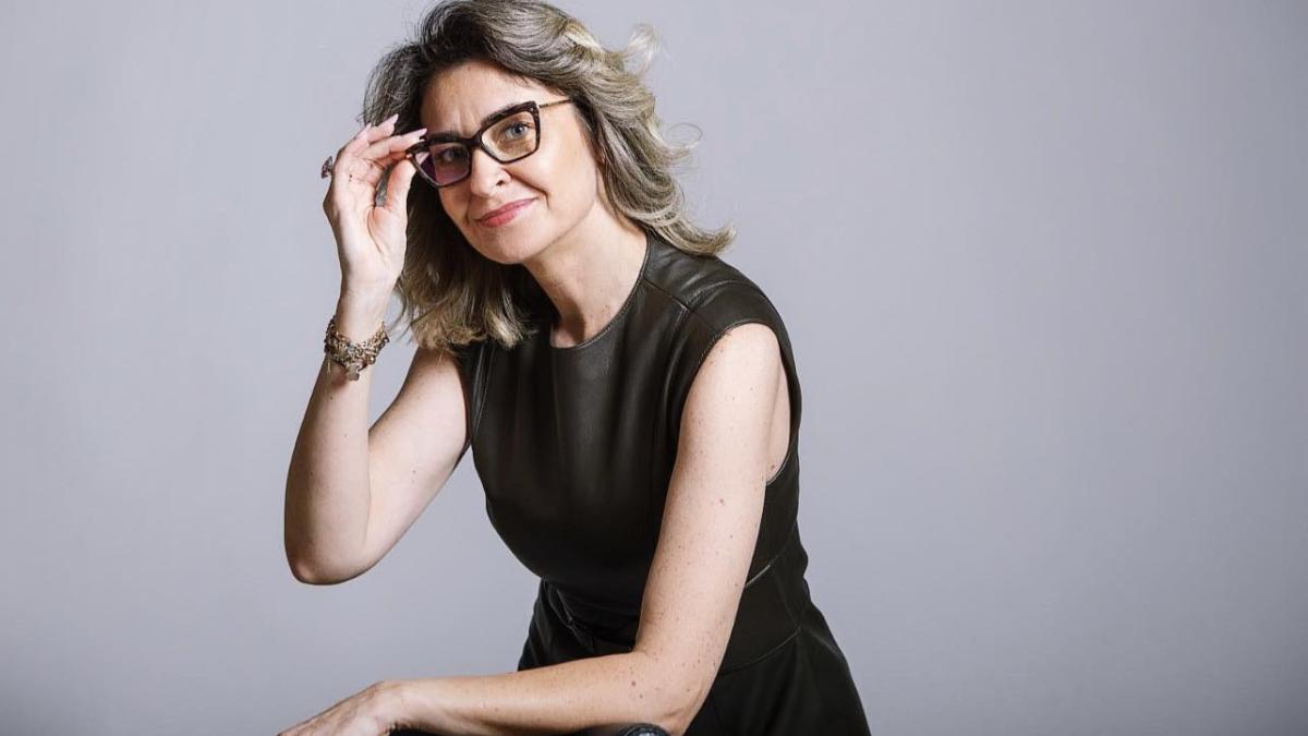 prof--claudia-chiru--despre-beach-please-ring-costinesti-si-cautarea-de-sine-in-fiecare-generatie-adolescentii-cauta-acelasi-lucru-ce-tip-de-festival-interior-construim-impreuna_95009200