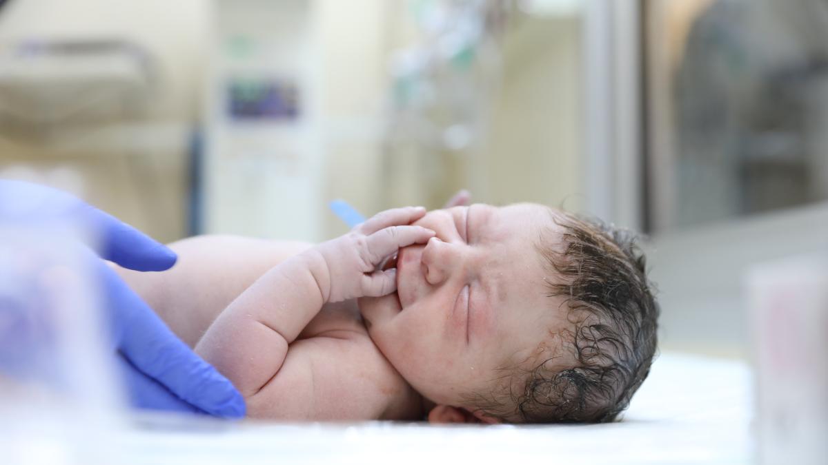 studiu-tipul-de-nastere-influenteaza-mai-mult-decat-alaptarea-riscul-de-rezistenta-la-antibiotice_72688900