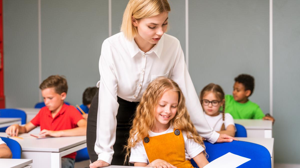 copiii-crescuti-de-parinti-stricti-au-rezultate-mai-bune-la-scoala-conform-unui-studiu-britanic-de-amploare-parentingul-bland-tot-mai-promovat-pus-la-indoiala-de-cercetatori_52294500