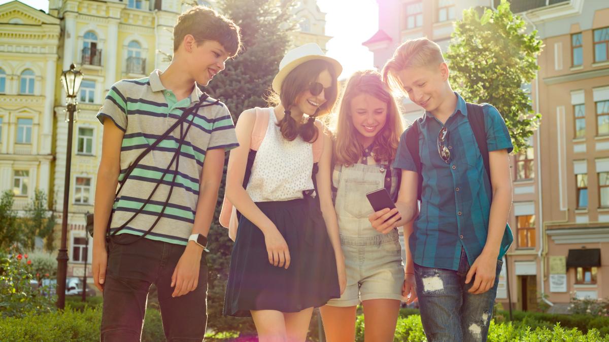 ministerul-educatiei-a-publicat-rezultatele-repartizarii-la-licee-aproape-jumatate-dintre-absolventi-au-intrat-la-prima-optiune--dar-3-442-inca-asteapta-a-doua-sansa_74436600