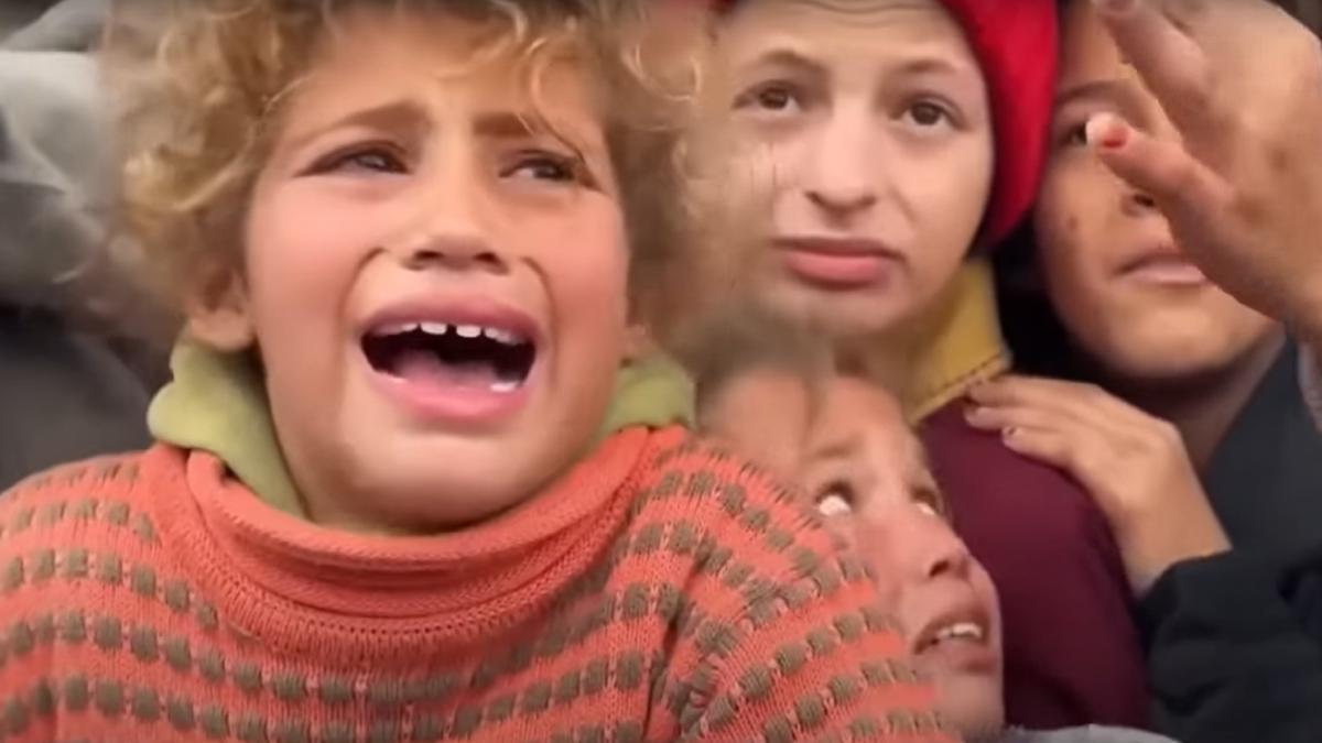 copiii-le-spun-parintilor-ca-vor-sa-mearga-in-rai--pentru-ca-macar-acolo-exista-mancare-foametea-face-ravagii--iar-expertii-avertizeaza-asupra-unui-punct-fara-intoarcere_40764400