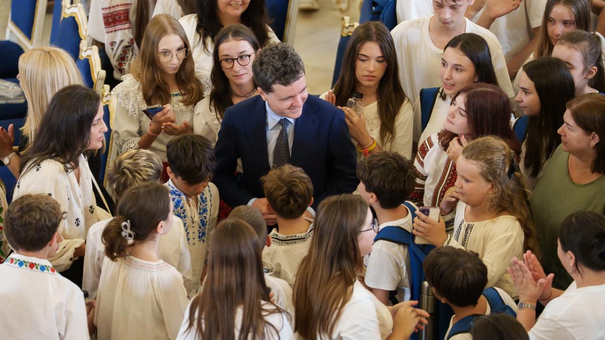 nicusor-dan--mesaj-pentru-tineri-nu-plecati-dupa-clasa-a-xii-a-in-vestul-europei-ci-poate-cu-masterat_41512900