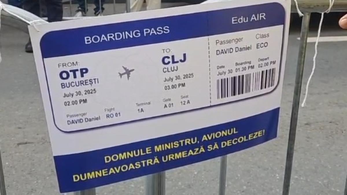 bilet-de-imbarcare-pentru-ministrul-david-in-avionul-edu-air-spre-cluj-din-partea-profesorilor-revoltati-prima-runda-de-proteste-impotriva-legii-bolojan-a-inceput-1_47275500