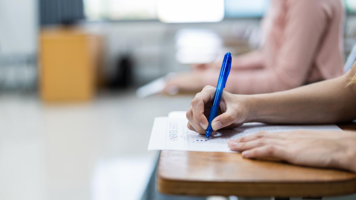 matematica-la-evaluarea-nationala-si-bacalaureat--catalin-gherghe-e2809esubiectele-strica-invatamantule2809d---video_09149800