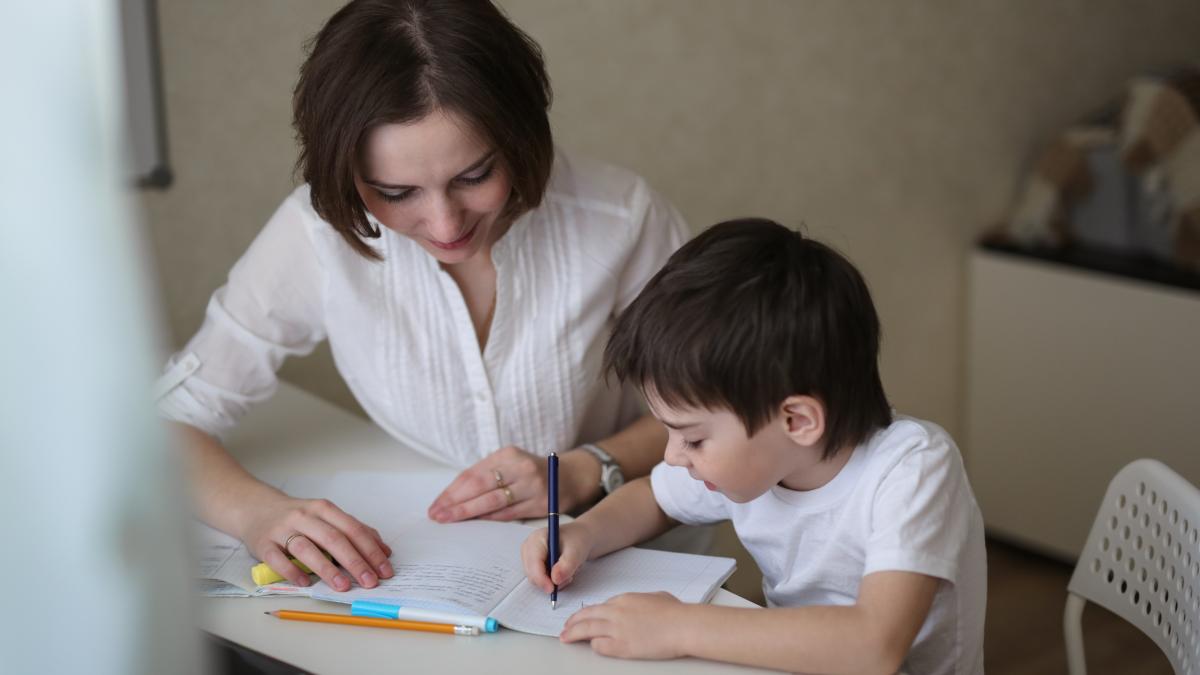 catalin-gherghe--despre-meditatii-e2809enu-mai-sunt-ce-au-fost--nu-orice-profesor-putea-sa-ofere-meditatii-in-trecute2809d---video_12536600