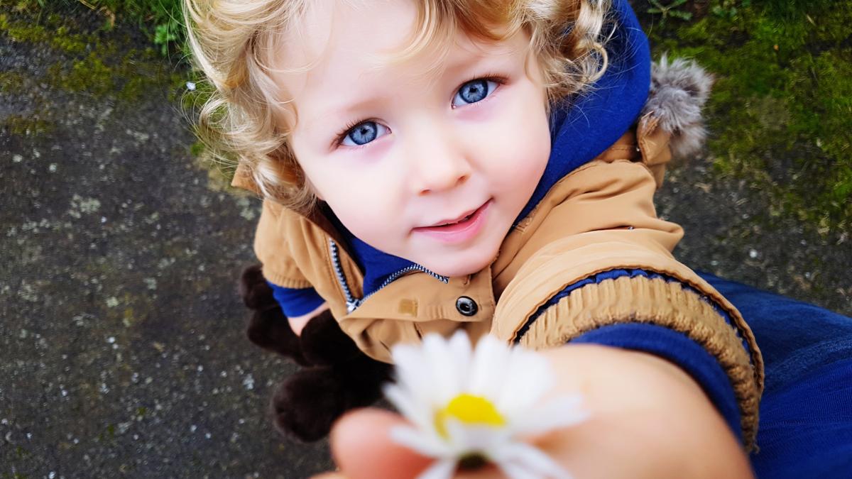 parintii-ce-cresc-baieti-care-respecta-fetele-nu-se-abat-de-la-aceste-trei-reguli-psihologii-si-expertii-in-parenting-le-confirma-si-le-recomanda_43598100