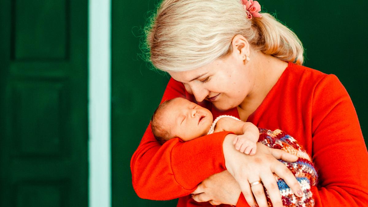 maternitatea-dupa-45-de-e280afani-riscuri-duble-pentru-nasterile-premature-si-complicatiile-neonatale_71948700