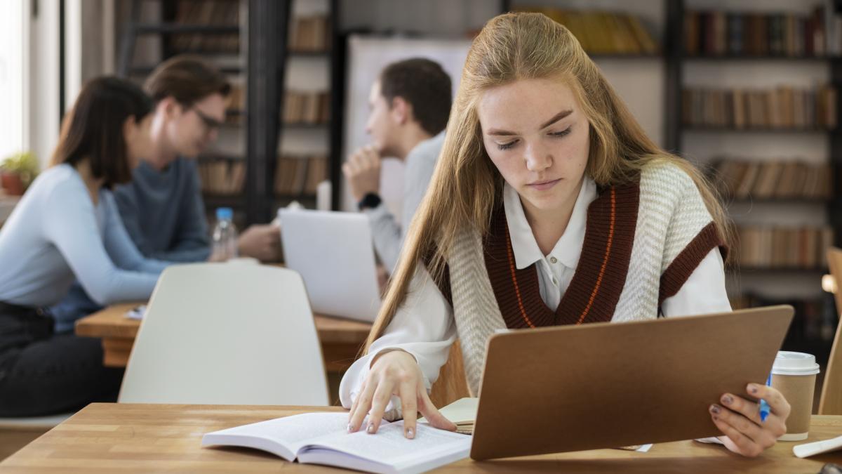 young-students-learning-together-group-study_31368900