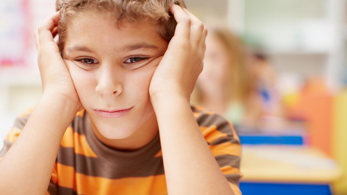 traume-ascunse-in-banca--ce-observa-profesorii-inainte-sa-spuna-copilul-ceva-sunt-mici-semnale--nimic-spectaculos-dar-ceva-e-in-neregula_82583300