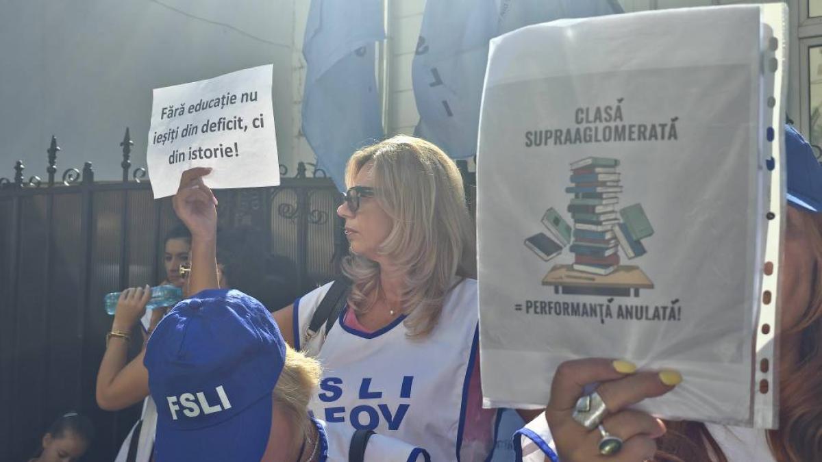 nu-cedam-ziua-17-de-proteste-in-educatie-profesorii-cer-demisia-ministrului-daniel-david-si-anunta-boicotul-festivitatilor-din-8-septembrie-1_84495300