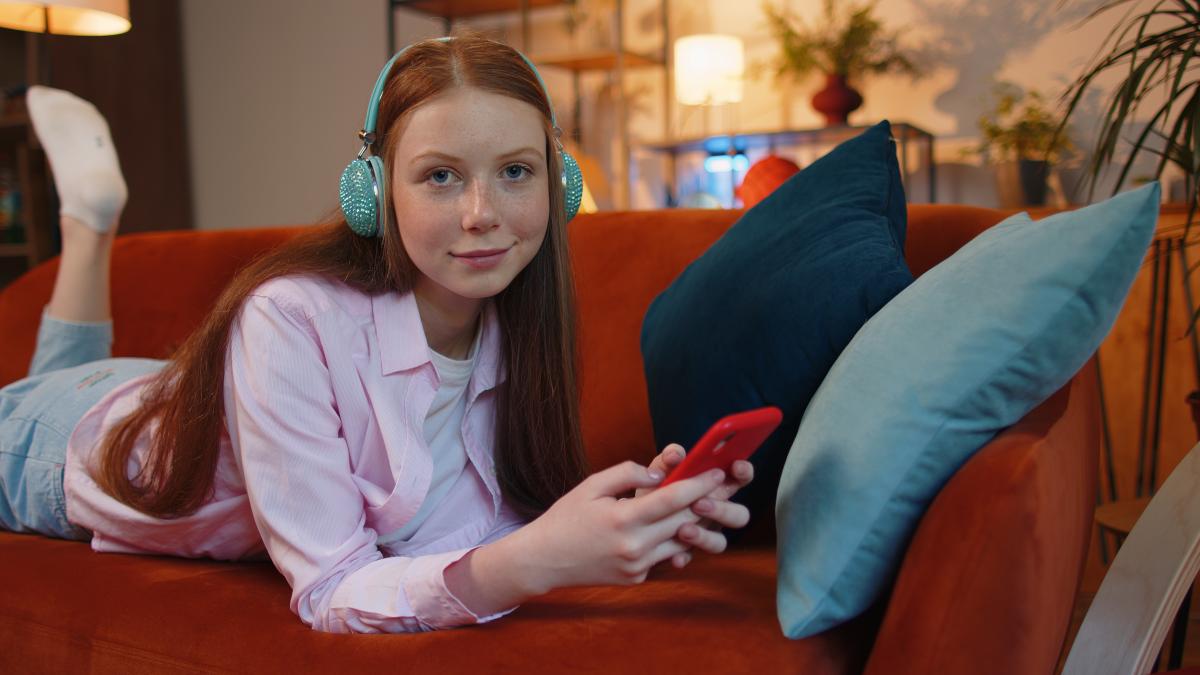 cum-te-pot-ajuta-podcasturile-sa-treci-mai-usor-prin-sezonul-back-to-school_43315500