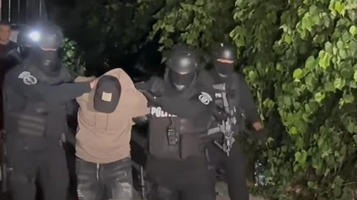 pai-tu-astepti-pana-seara-detalii-cutremuratoare-in-cazul-tragediei-din-otopeni-care-ridica-semne-de-intrebare-uriase--mama-copiilor-ne-punea-scotch-la-gura-sa-nu-mai-tipam_59889900