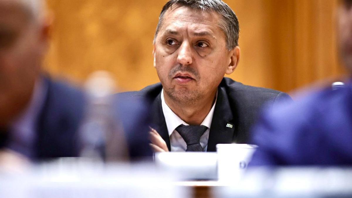 ministrul-daniel-david-incearca-sa-calmeze-profesorii-oamenii-buni-sa-nu-se-teama_67129100