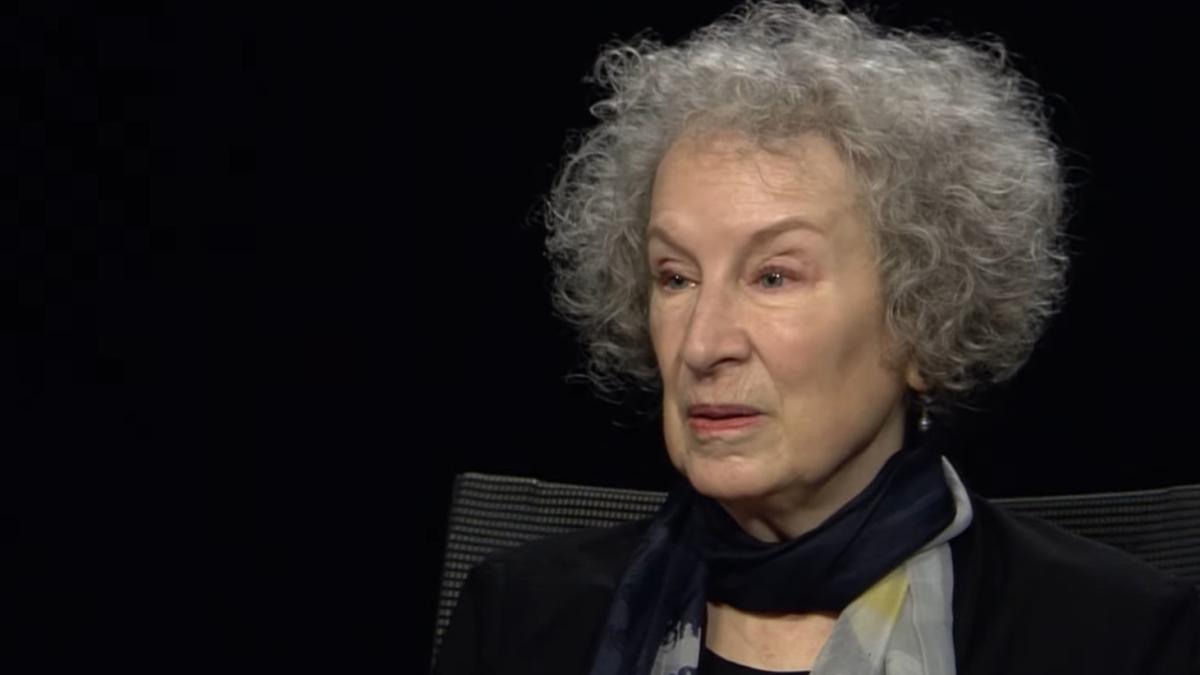 imi-pare-rau-copii-ministrul-vostru-al-educatiei-crede-ca-sunteti-niste-prosti-reactia-taioasa-a-scriitoarei-margaret-atwood_35580800