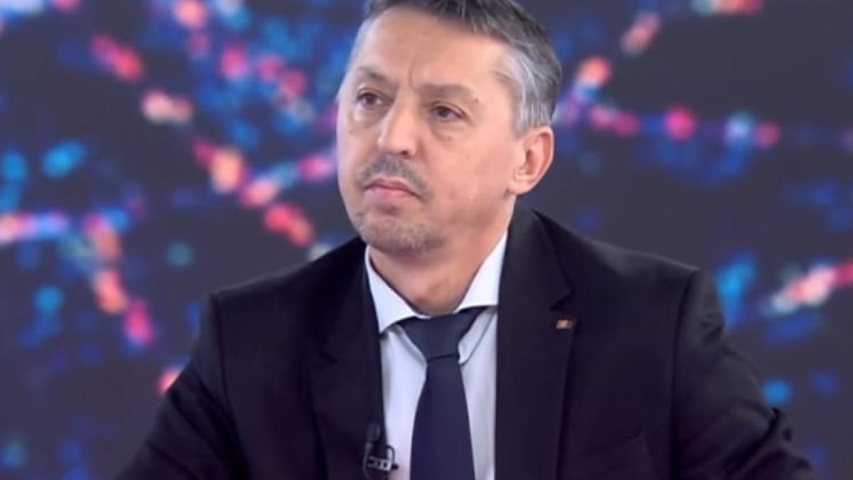 daniel-david-replica-pentru-sindicatele-care-ii-cer-demisia-si-eu-sunt-suparat--si-eu-as-putea-cere-demisii_84388400