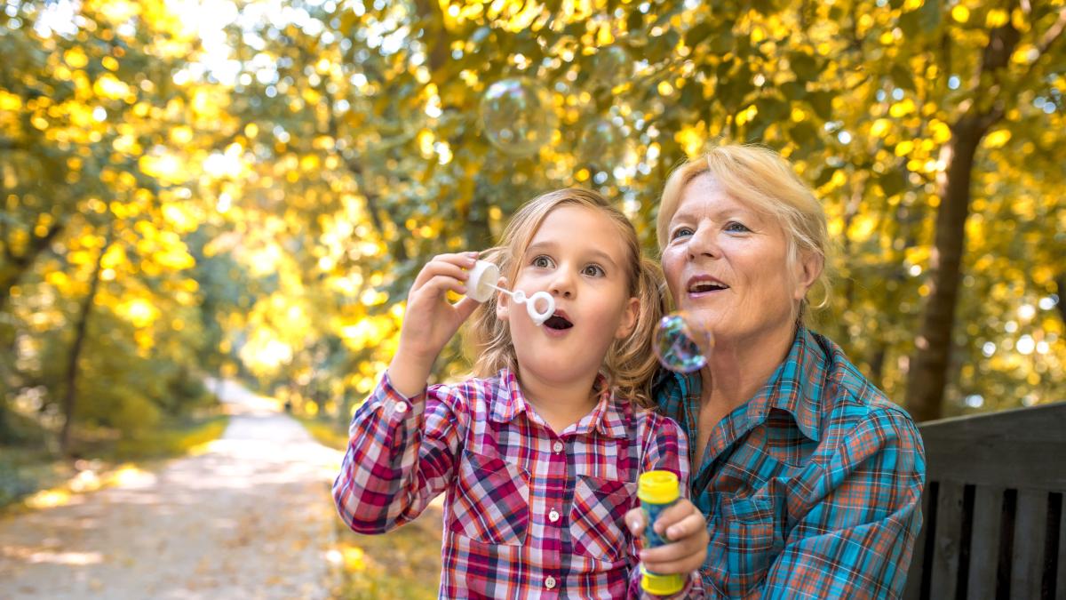 regula-nr-1-pe-care-parintii-trebuie-sa-o-stabileasca-pentru-a-mentine-limite-sanatoase-cu-bunicii--experta-in-parenting-faceti-acest-lucru-inainte-de-a-avea-o-cearta_80685200