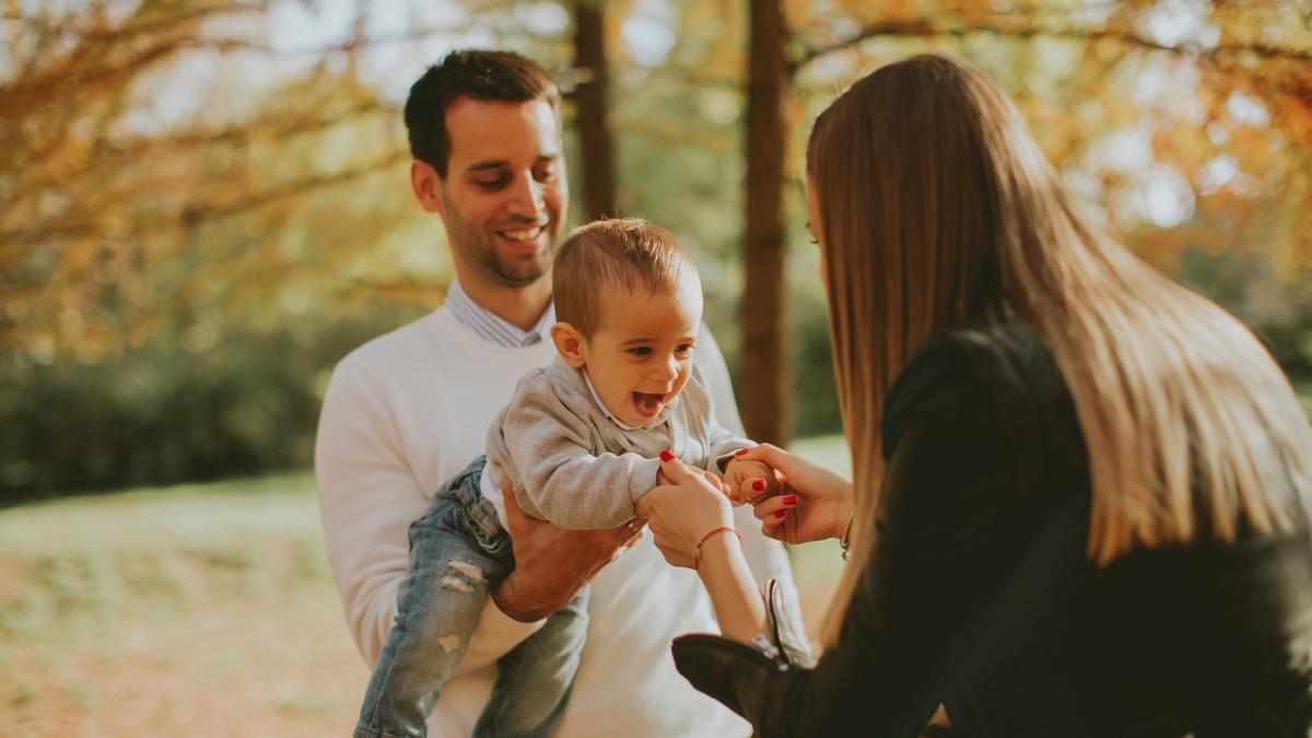 tendintele-de-parenting-pe-care-noua-generatie-de-parinti-nu-le-mai-accepta-expert-cresterea-copiilor-a-fost-mereu-un-subiect-despre-care-toata-lumea-are-o-opinie_79868100