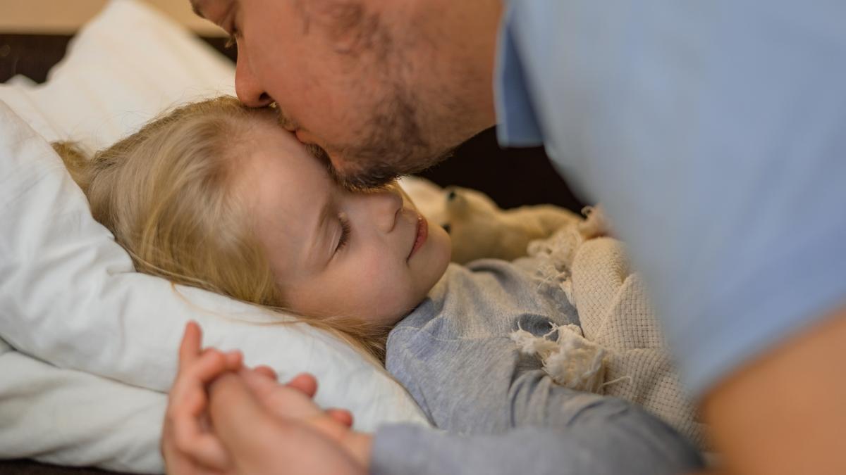 ce-inseamna-de-fapt-cand-copilul-iti-spune-mi-e-sete-sau-inca-cinci-minutee280a6-inainte-de-culcare-un-psiholog-arata-ce-ascund-aceste-expresii_23141500