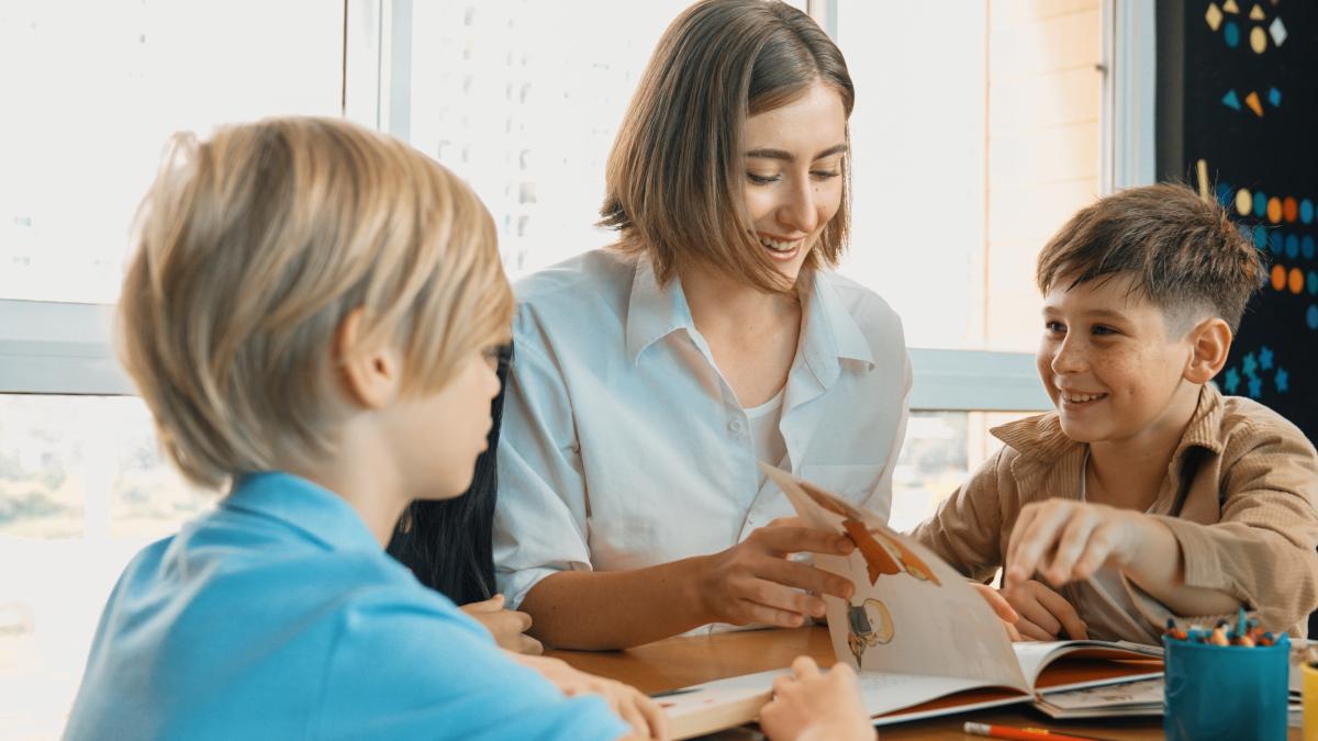 respectul-pentru-profesori-incepe-acasa-apelul-emotionant-al-prof--claudia-chiru-catre-parinti-trebuie-sa-avem-o-solemnitate-atunci-cand-vorbim-despre-scoala_33436000