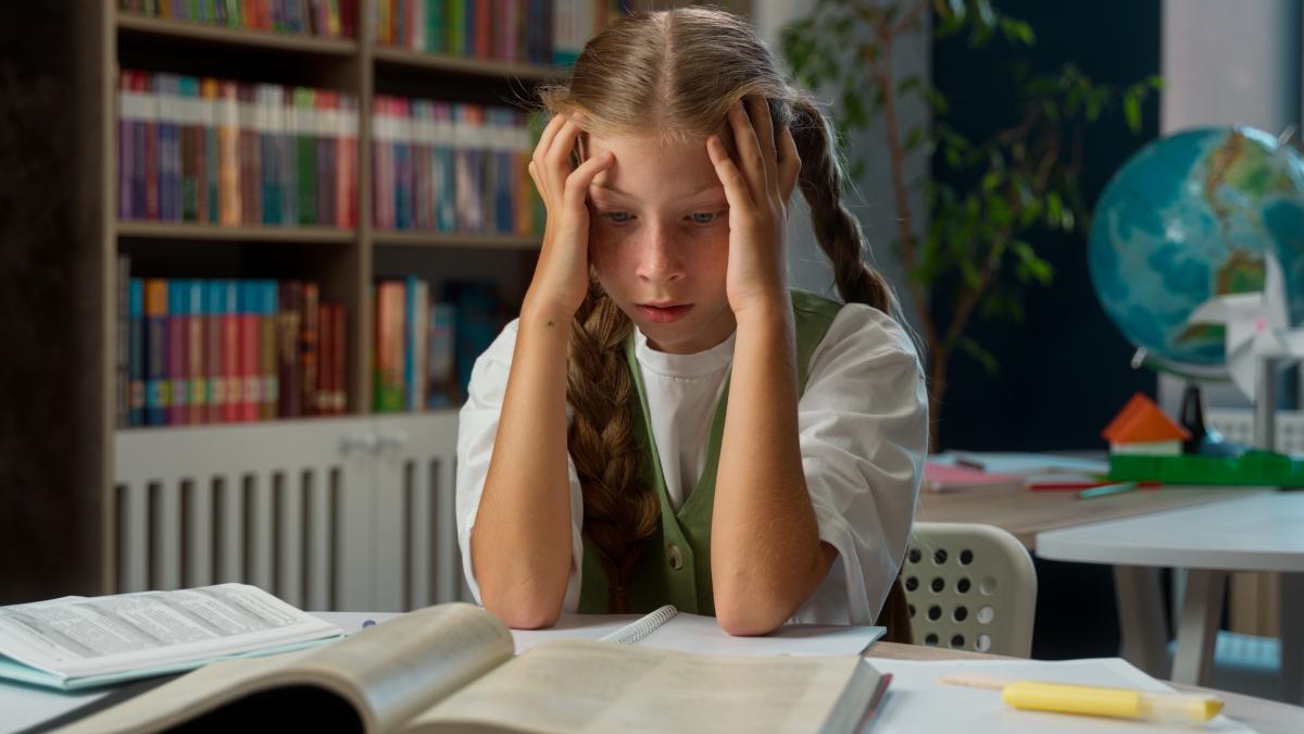 dislexia-la-copii--dr--ioana-georgescu-spune-semnele-pe-care-trebuie-sa-le-observi-si-cum-functioneaza--de-fapt--creierul-elevilor-e2809eparintii-dau-vina-pe-invatatorie2809d--video_91043200