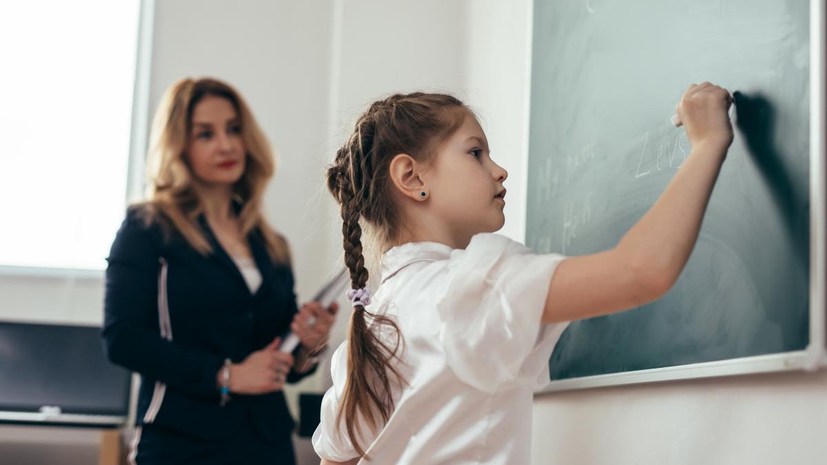 de-ce-nu-fac-profesorii-performanta-cu-elevii-lor-dragos-patraru-arata-clar-unde-greseste-sistemul-educational-un-copil-nu-poate-reusi-doar-mergand-la-scoala-si-avand-dascali-cu-salarii-bune-2_84542800