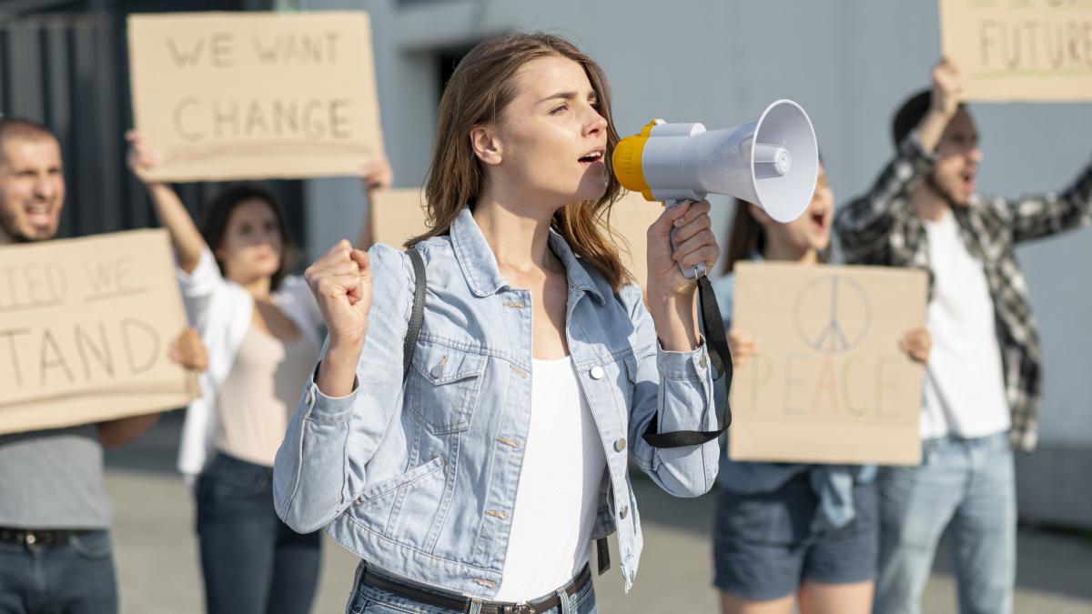 studentii-ies-in-strada-proteste-in-toata-tara-fata-de-reducerea-fondurilor-alocate-burselor_04501500