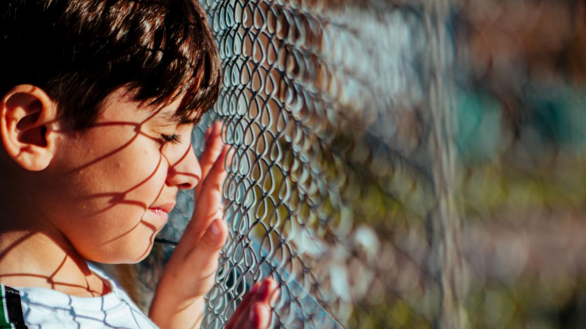 singuri-materialul-recorder-care-te-darama--monstrii-cu-legitimatii-de-angajati-ai-statului-cine-raspunde-pentru-viata-copiilor-abandonati_36825000