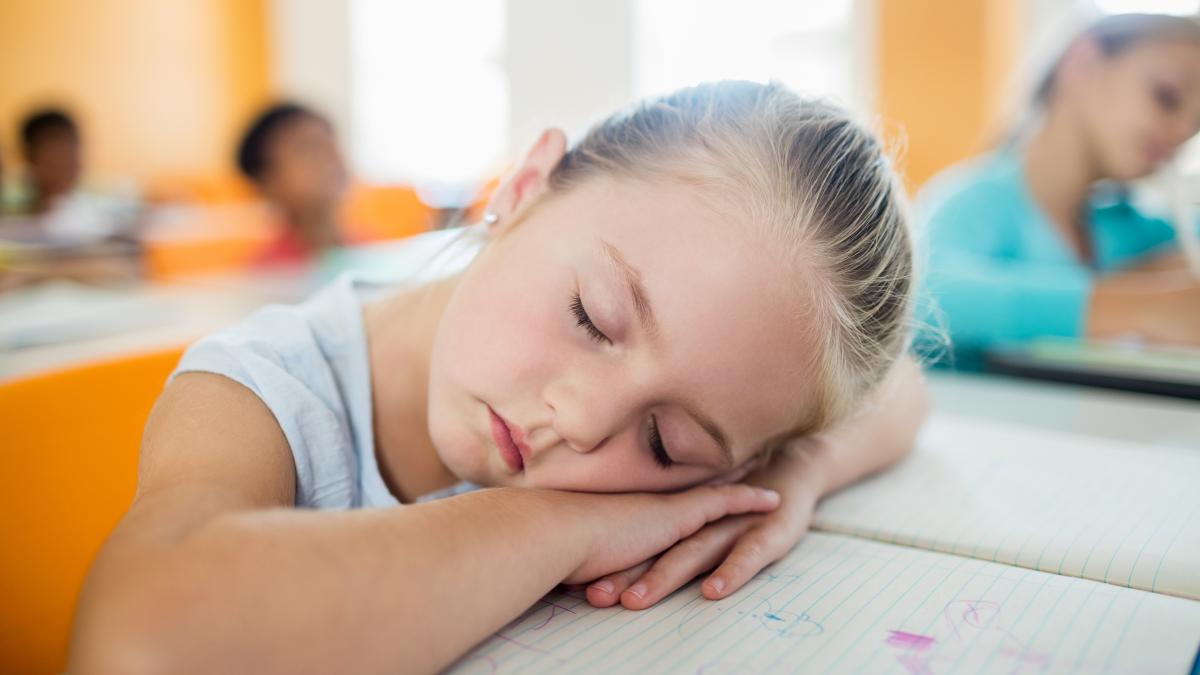 ar-trebui-sa-inceapa-elevii-scoala-mai-tarziu-dimineata-reactiile-unui-pediatru-si-ale-unor-profesori-copiii-se-culca-din-ce-in-ce-mai-tarziu_52309200