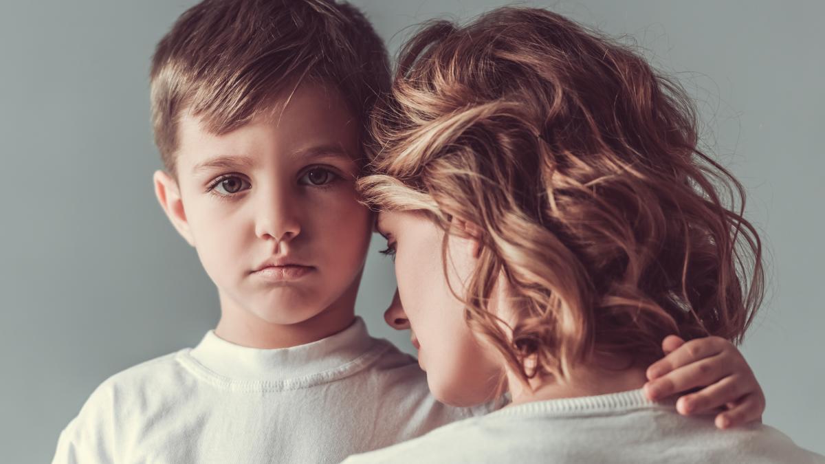 moduri-in-care-trauma-din-copilarie-iti-influenteaza-cresterea-copiilor--potrivit-expertilor-in-psihologie-e-un-fenomen-de-erori-de-atribuire-a-sursei_31097200