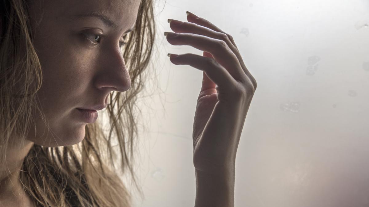 statistica-socanta-o-femeie-ucisa-saptamanal-in-romania--crestere-alarmanta-a-nerespectarii-ordinelor-de-protectie_52171800