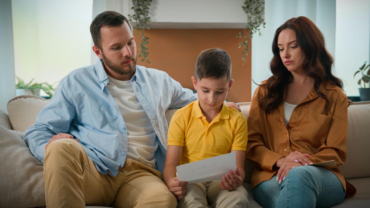 regula-nr--1-a-psihologilor-pentru-parinti-pentru-a-avea-copii-mai-fericiti-si-sanatosi-este-simpla-si-nu-costa-nimic_38677700